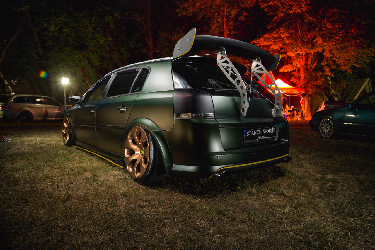Бензин, ниско окачване и барбекю: StanceWorks Bulgaria BBQ #13 събира тунинг елита в Казанлък