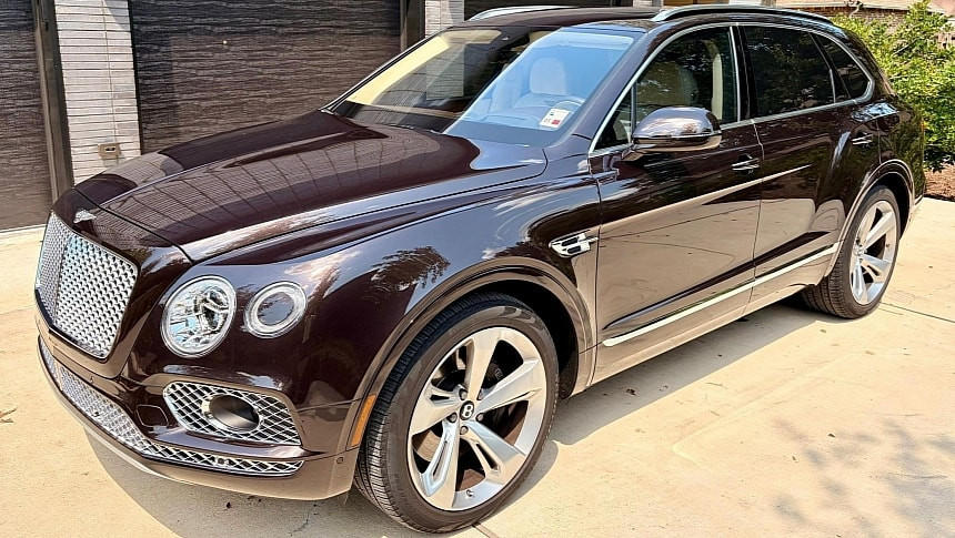 Шок на вторичния пазар: Bentley Bentayga W12 се продаде за цената на чисто нов семеен SUV