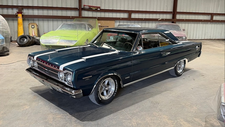 Легенда на „сделка“: Рядък 1967 Plymouth GTX с Hemi произход се предлага за 77 000 долара