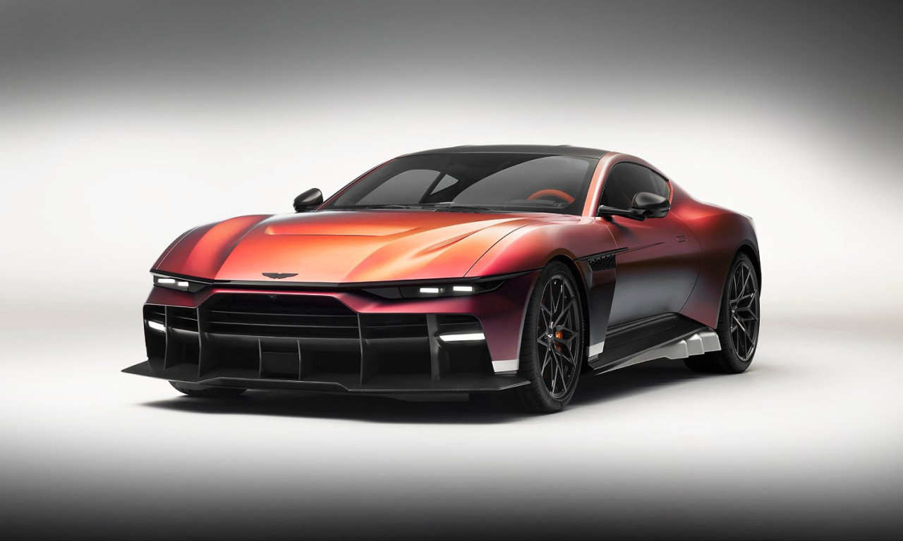 Aston Martin Valen дебютира с 850 к.с. и 150 бройки: Ексклузивен поглед към новия V12 звяр