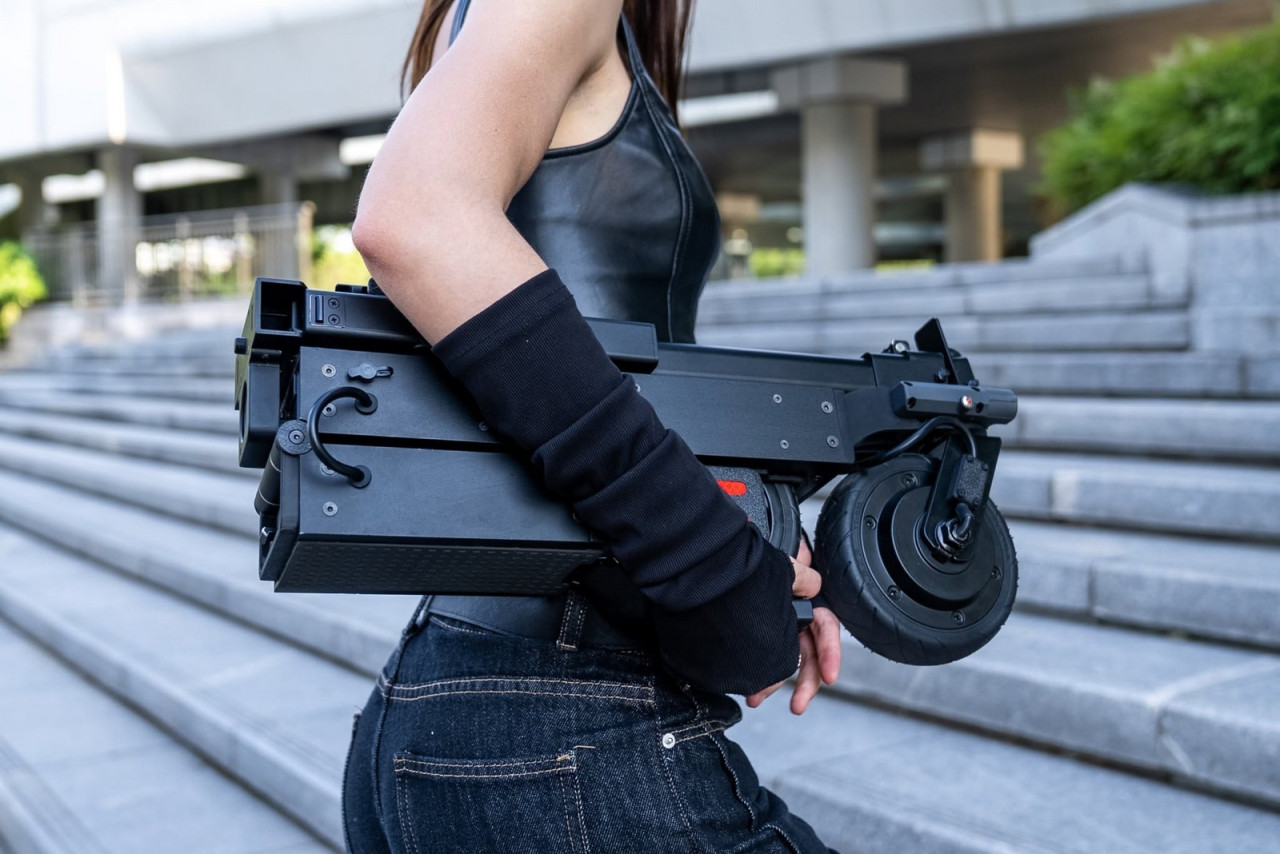 Ултракомпактната революция в града: Blizwheel Folding F0.5 се сгъва до 50 см и тежи под 8 кг
