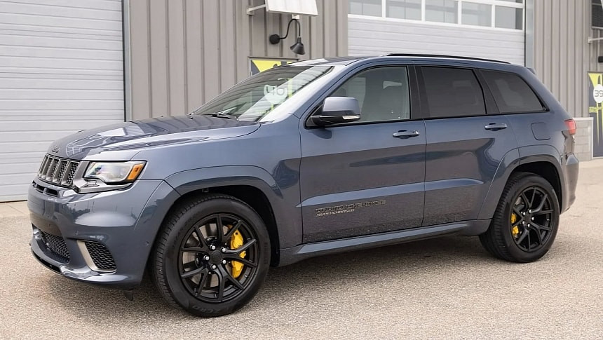 Звяр с колекционерска стойност: Jeep Grand Cherokee Trackhawk с едва 941 км на километража се продаде за 130 000 долара
