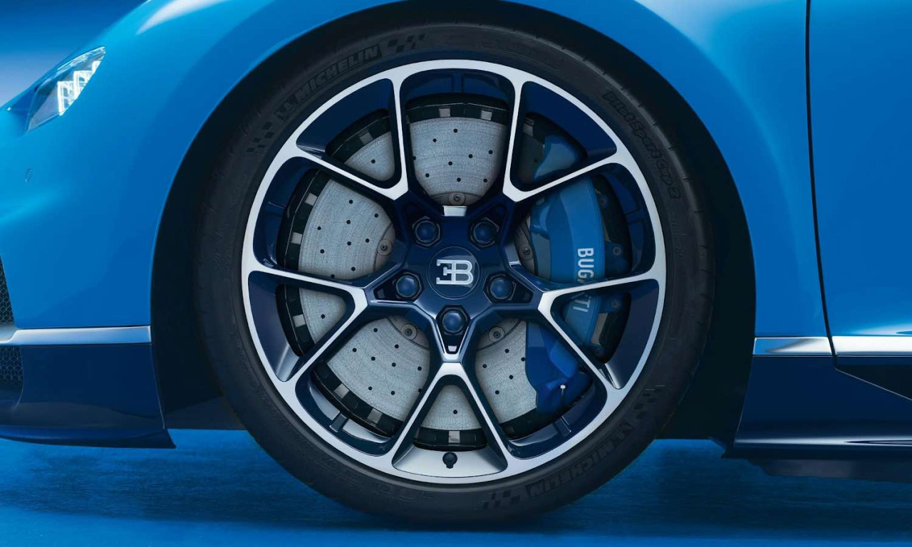 Спестени десетки хиляди: Bugatti спасява собствениците на Veyron с нови джанти и десетократно по-евтини гуми
