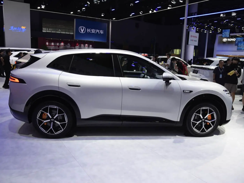 Ултрабързо зареждане и LiDAR за всички: Changan Nevo Q06 стартира продажби с амбиция за пазарен пробив