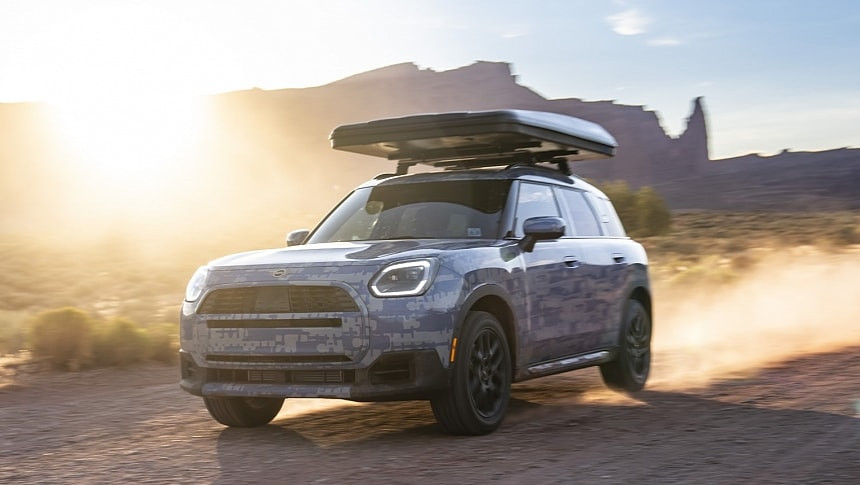 Под пара в Скалистите планини: MINI извежда бруталния Countryman Rugged към октомврийска премиера
