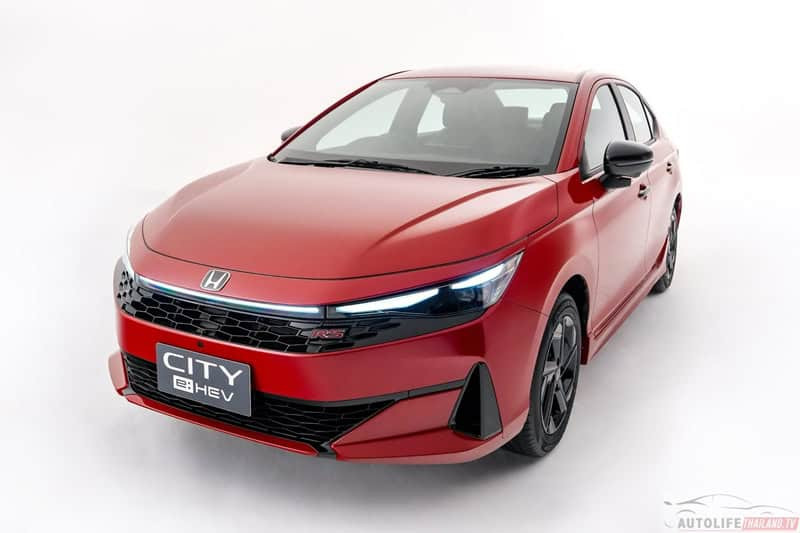 Японският бестселър на ток и бензин: Обновената Honda City 2026 стъпва с амбиция на пазара