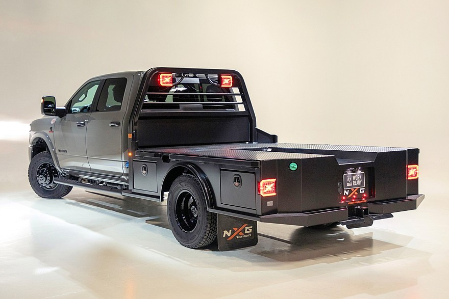 Стил на работното място: Ram Chassis Cab добавя пакет Night Edition с изцяло черни акценти