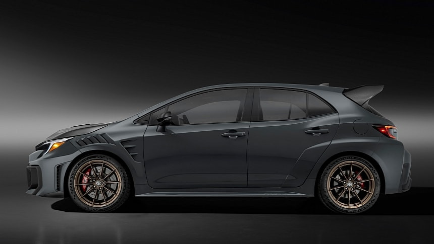 Пистов звяр с ранг на колекционерска ценност: Toyota разкри екстремната GRMN Corolla за 64 360 долара