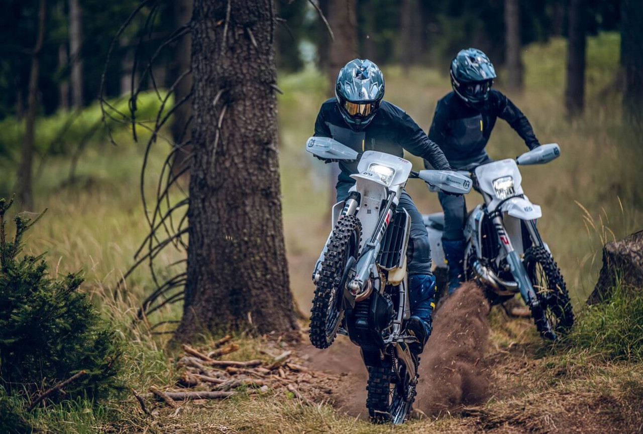 Заводска готовност без компромиси: Husqvarna представи обновените TE 300 Pro и FE 350 Pro за 2027 година