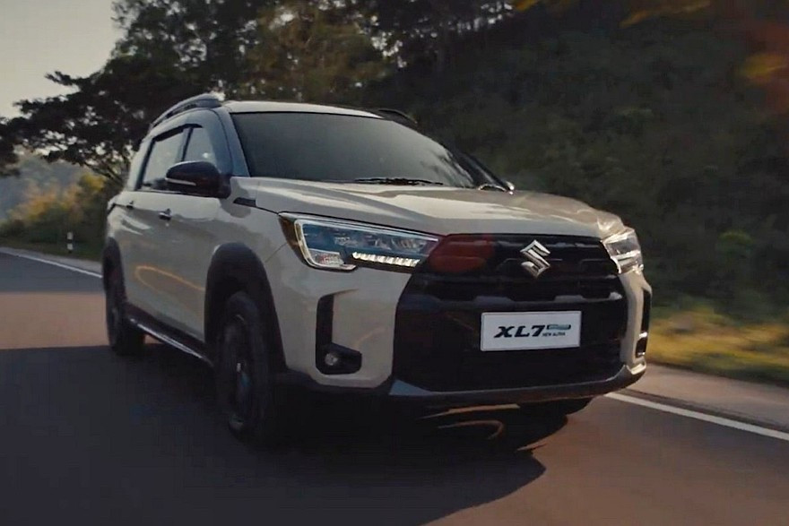 Свеж стил и изпитана техника: Новият Suzuki XL7 дебютира официално с редица подобрения