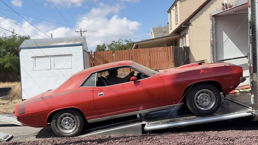 Plymouth Hemi ’Cuda 1970 се върна при първия си собственик след 35 години
