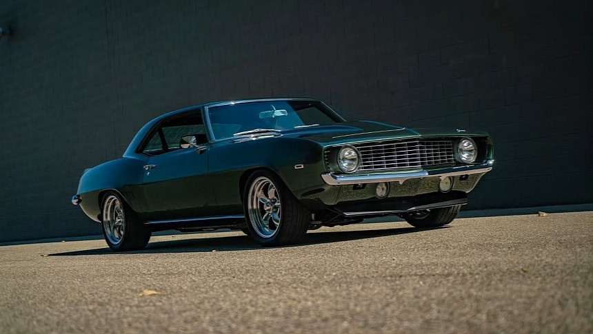 Chevrolet Camaro 1969 с LS3 V8 и механична кутия струва 114 900 долара