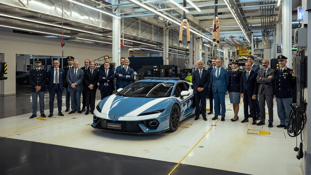 Lamborghini Temerario Polizia влиза в италианската полиция с 907 к.с. и 343 км/ч