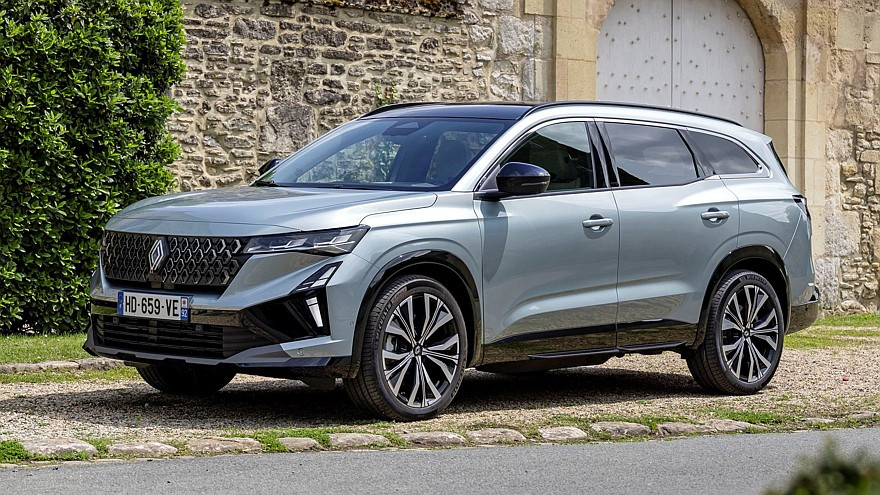 Renault E-Space Concept връща минивана с 4,7 метра дължина и електрифицирано задвижване