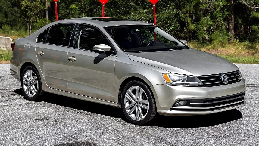 Volkswagen Jetta TDI от 2015 г. се продаде за 6100 долара след 183 000 км пробег
