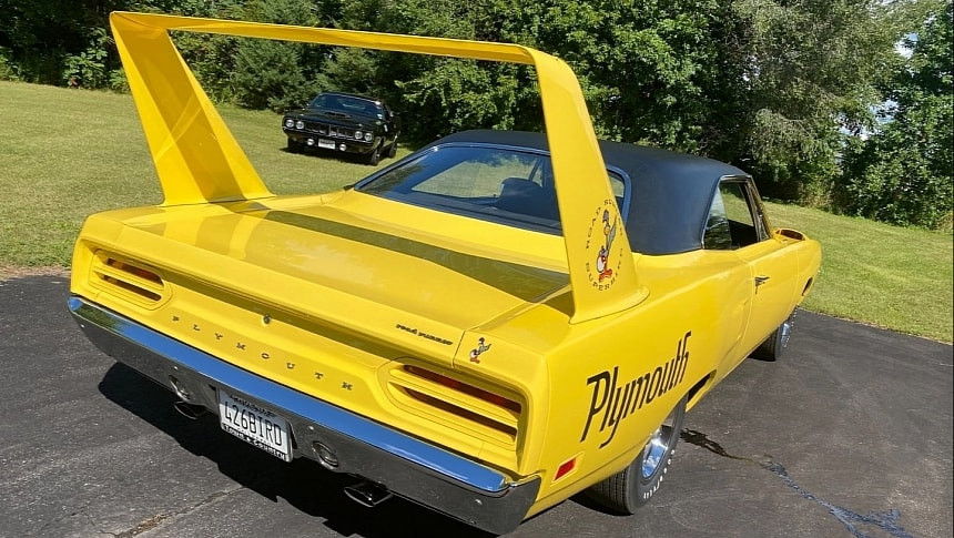 Plymouth Superbird Hemi за 769 000 долара: рядък NASCAR герой търси нов собственик