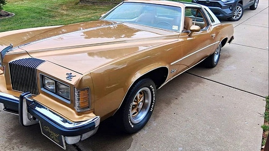 Pontiac Grand Prix Golden Anniversary Edition от 1976 г. излиза на търг с едва 41 000 км