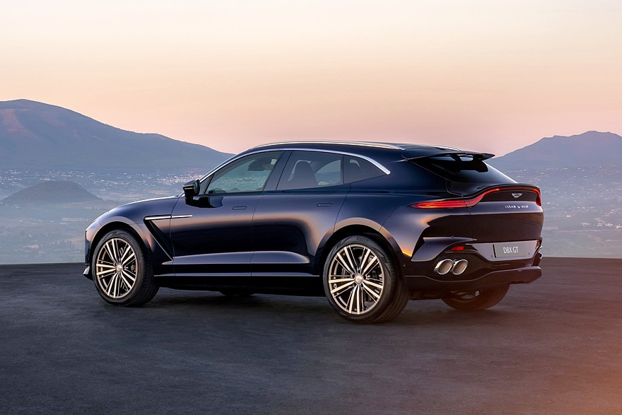 Aston Martin DBX GT дебютира с 727 к.с. и повече комфорт