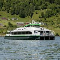 Първият в света кораб, изцяло задвижван от електрически двигатели, беше пуснат на вода