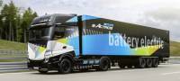 Mercedes-Benz разкрива електрическия камион eActros LongHaul (Видео)