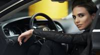 Застрахователи: Жените не трябва да карат кола през зимата