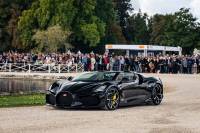 Bugatti W16 Mistral прави европейски дебют, въпреки че вече е разпродаден