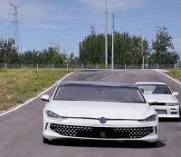 Не, не е Photoshop! Volkswagen Lamando 5XL може да побере 10 души