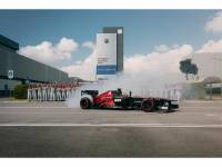 Eдна италианка на 113: Болид от Ф1 в заводите на Alfa Romeo