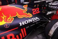 Влизат ли в „информационна война“ Honda и Red Bul