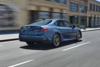 Toyota camry: защо все още е кралят на седаните