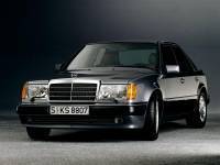 Сериятa 124 на Mercedes-Benz празнува 40 години