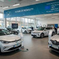 Продължава спадът на продажби на нови автомобили в ЕС