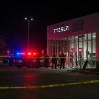 ФБР създава работна група за защита на Tesla от атаки