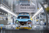 Porsche: историческо производство в Лайпциг с милионния Макан