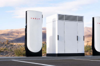 Първият Tesla Supercharger V4 с 500 kW вече работи