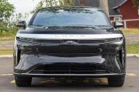 Драскотини за милиони: защо Lucid Gravity за 121 000 долара не се продаде