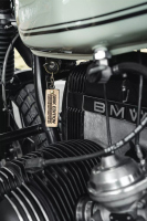 BMW R 65 Adelita: когато скрambлерът среща изкуството