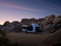 Електрическото Pebble Flow започна доставки на Founders Edition и се показва на живо