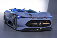 Нереалният Mercedes-AMG SLR се появи като Speedster рендър с V12 PHEV