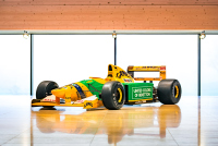 Победният Benetton B192 на Михаел Шумахер беше продаден за над 6 млн. долара