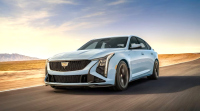 Cadillac CT5-V Blackwing за 2026 г. запазва V8 и ръчна скоростна кутия