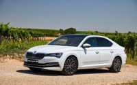 272 коня и ток: Škoda Superb става по-бърза и по-умна