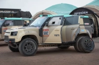 Defender D7X-R доминира в класа Stock на Dakar Rally 2026