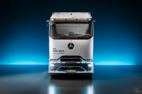 Daimler Truck показва бъдещето на камионите и автобусите с ток и водород