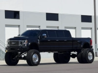 Ford F-450 с 6 врати – 11 места и 700 литра гориво