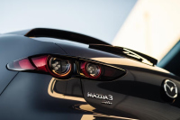 IIHS отличи Mazda 3 с Top Safety Pick+ под 30 000 долара