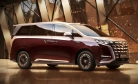 Denza D9 (2026) с 10 екрана и нова Blade Battery 2.0