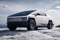 Tesla Cybertruck с проблем в зареждането: софтуерен ъпдейт вместо изтегляне