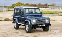 Land Rover Defender 90 Td5: 120 к.с., но с характер, който не остарява