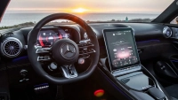 Mercedes изтегля 144 000 коли заради черен екран
